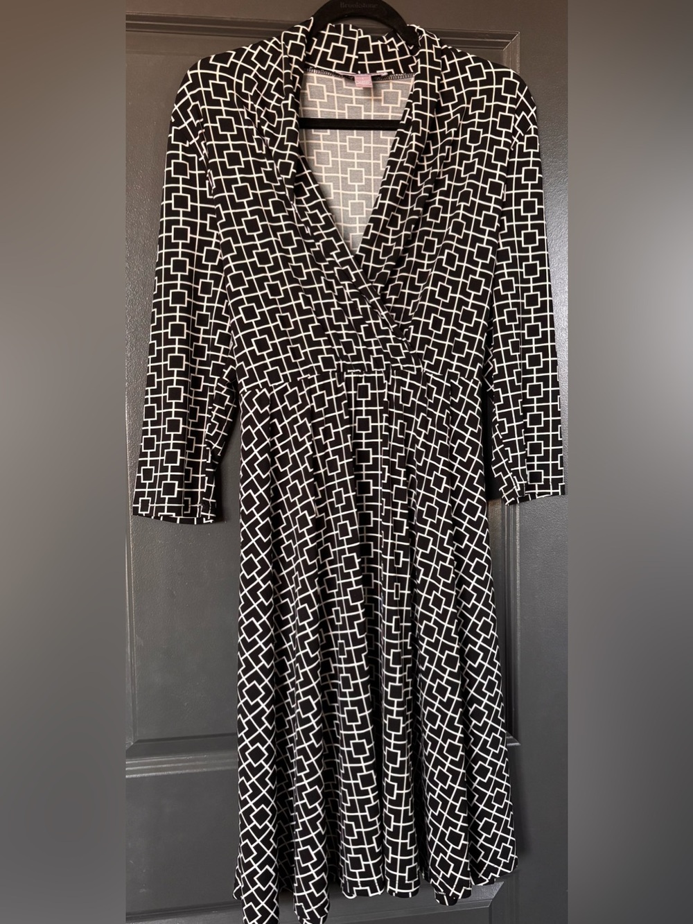 Black & White Geometric Long-Sleeve Wrap Dress